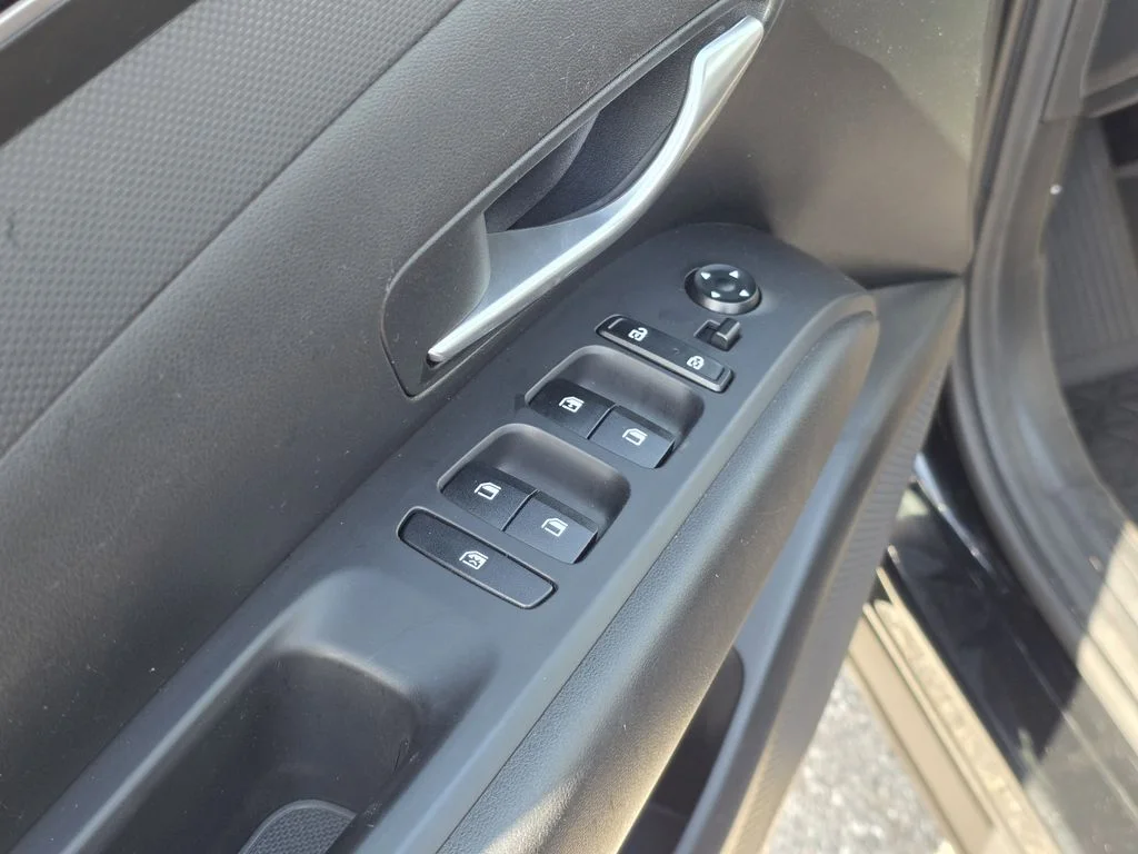 Used 2024 Black Hyundai SE image 15
