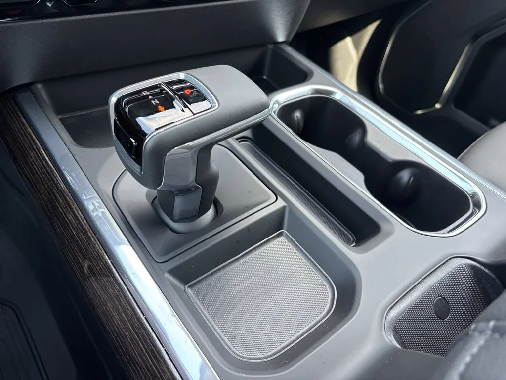 New 2026 Summit White GMC Elevation image 25