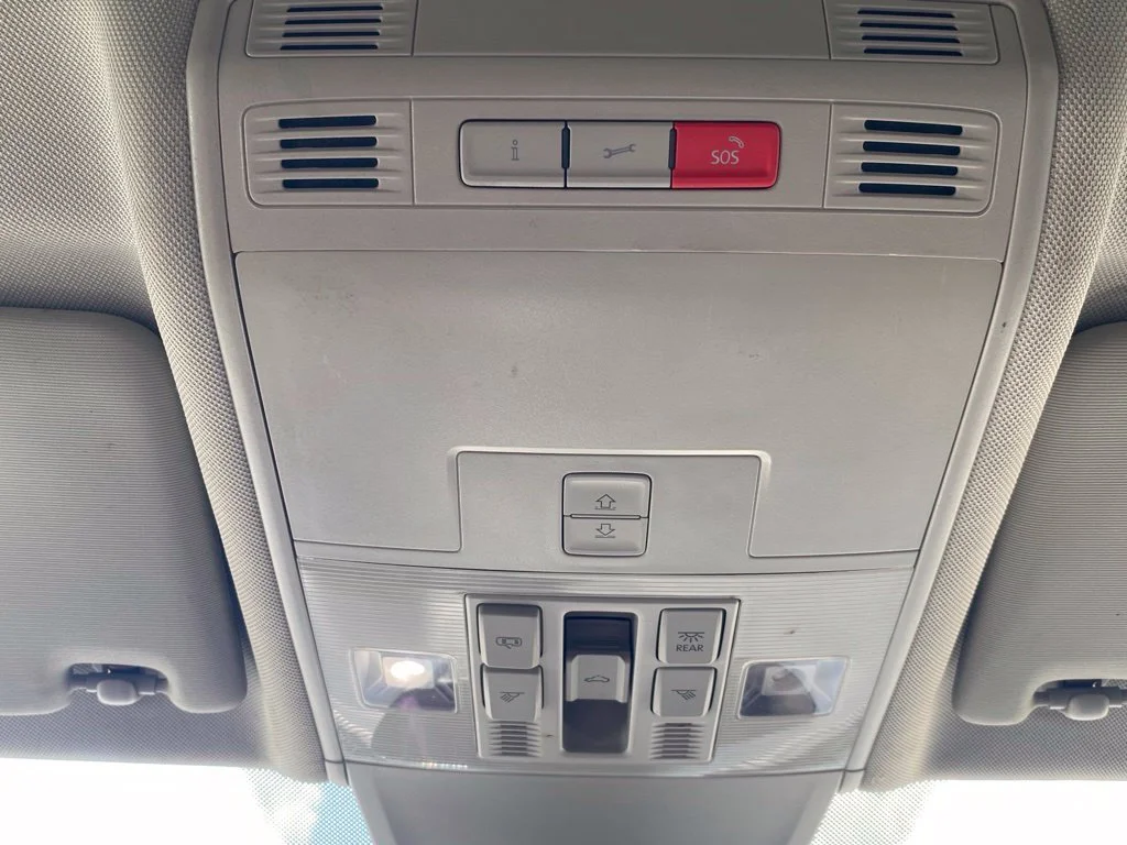 Used 2023 Gray Volkswagen 2.0T SE image 25