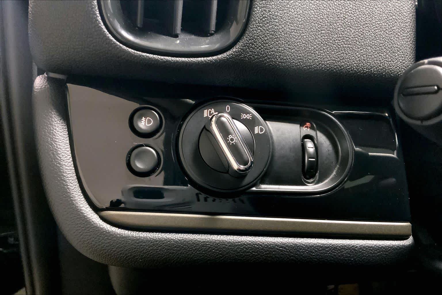 Used 2019 Midnight Black Metallic MINI Cooper image 33