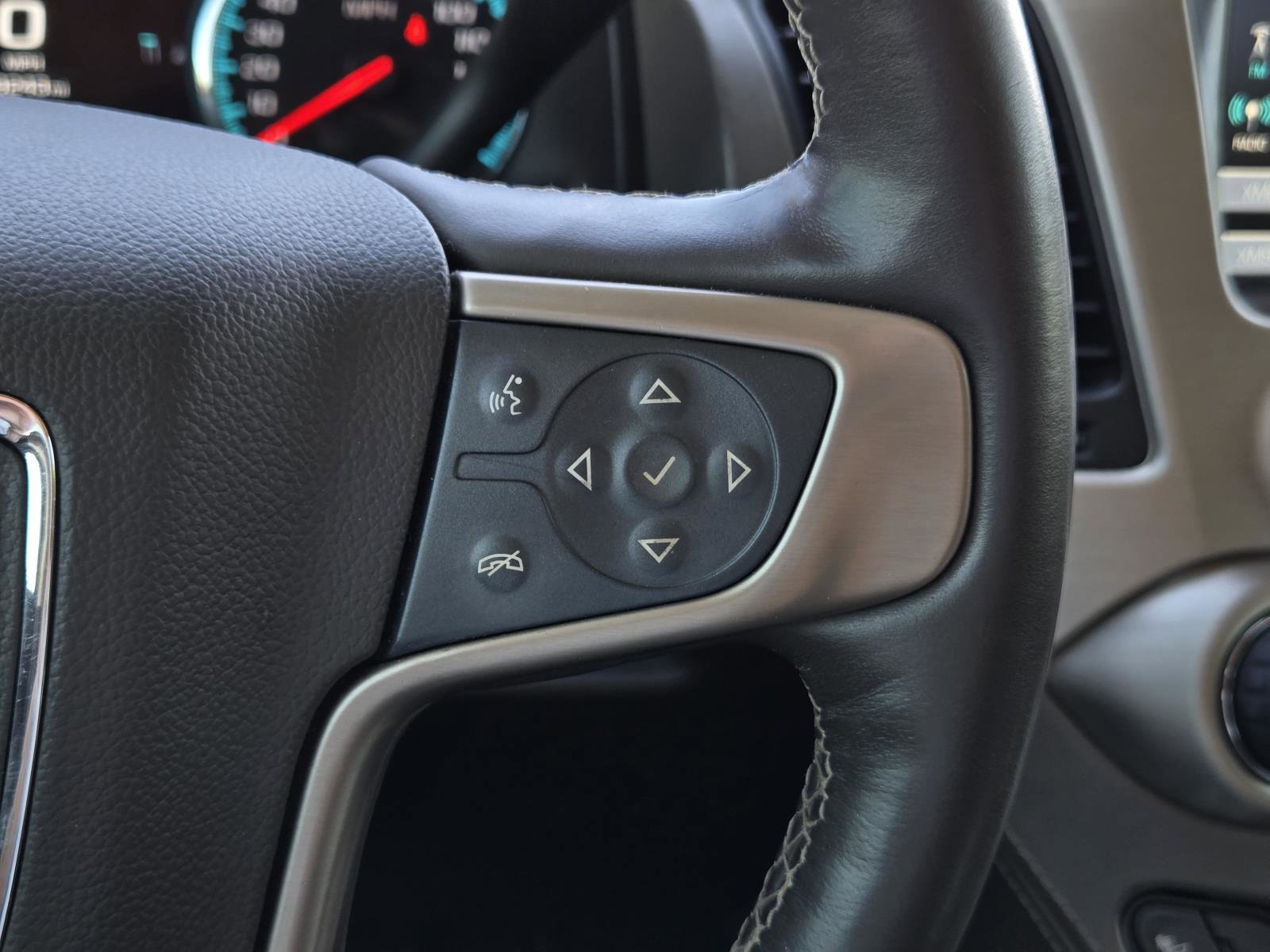 Used 2017 White Frost Tricoat GMC Denali image 19
