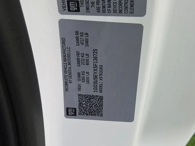 Used 2025 Summit White GMC Pro image 8