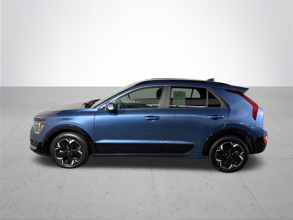 Used 2024 Blue Kia Wind image 9