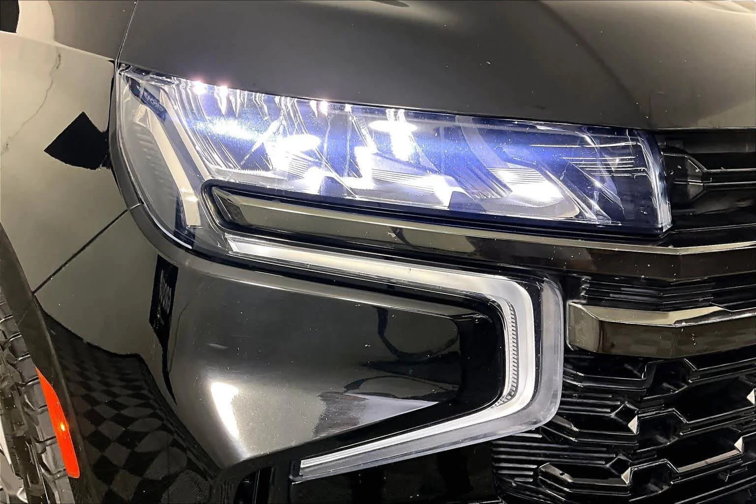 Used 2021 Black Chevrolet Z71 image 27