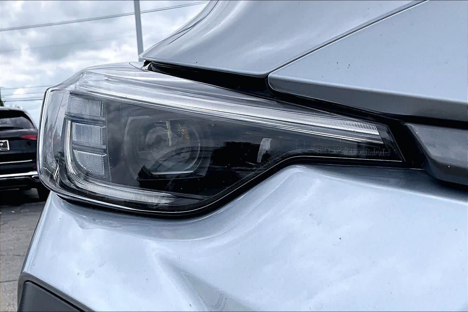 Used 2025 Ice Silver Metallic Subaru Limited image 28