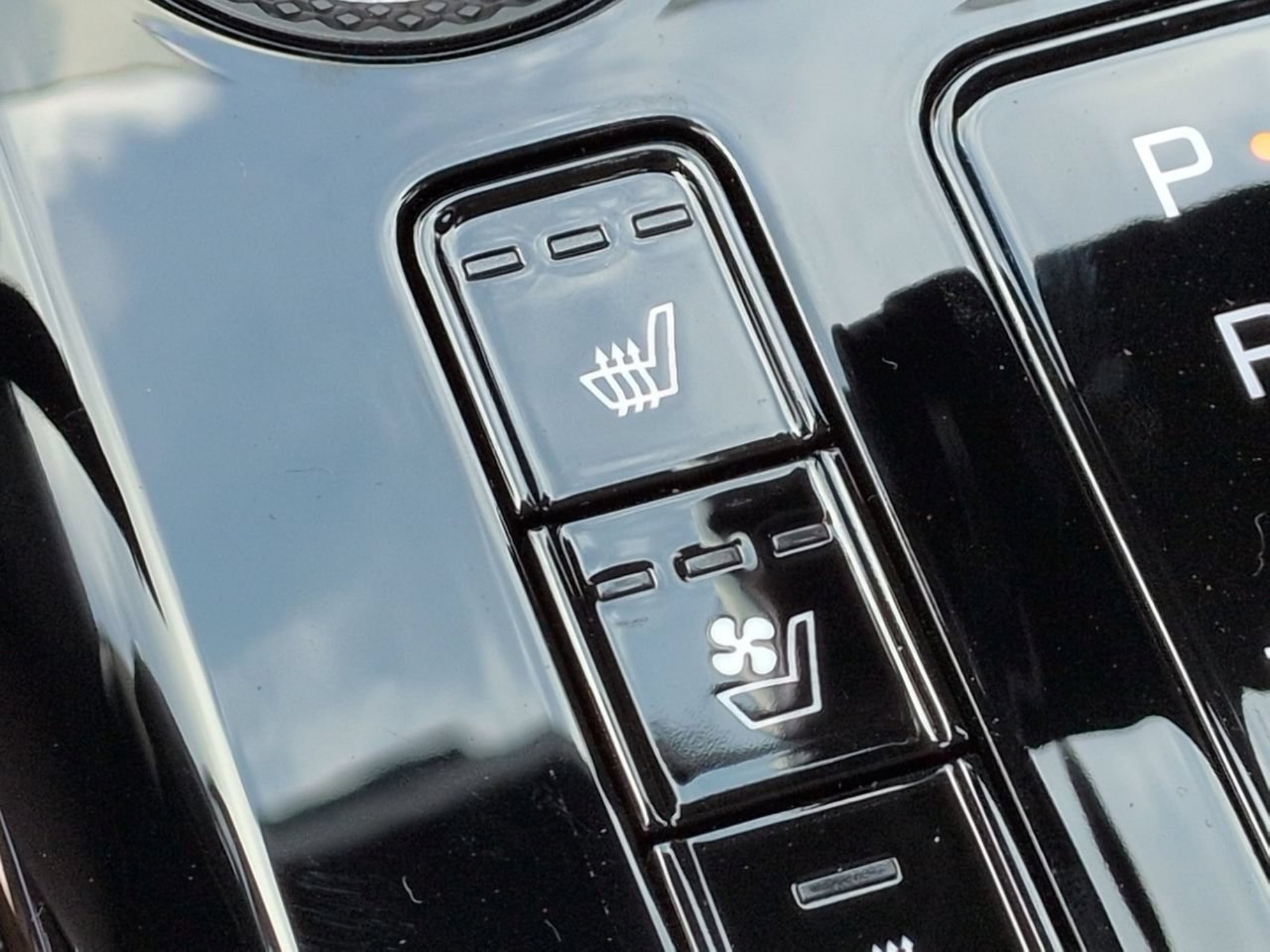 New 2026 Snow White Pearl Kia SX image 34