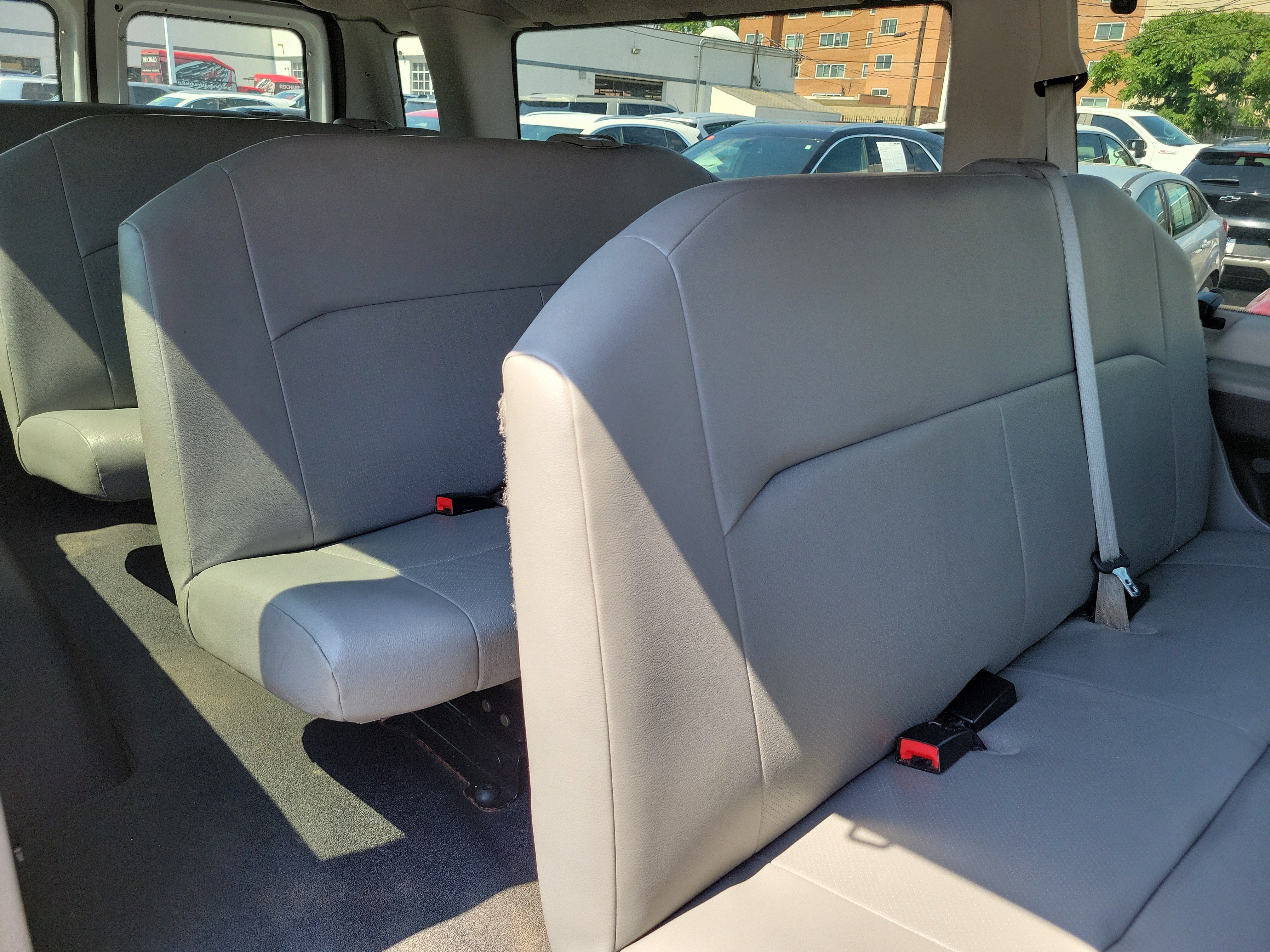 Used 2014  Ford XL image 9
