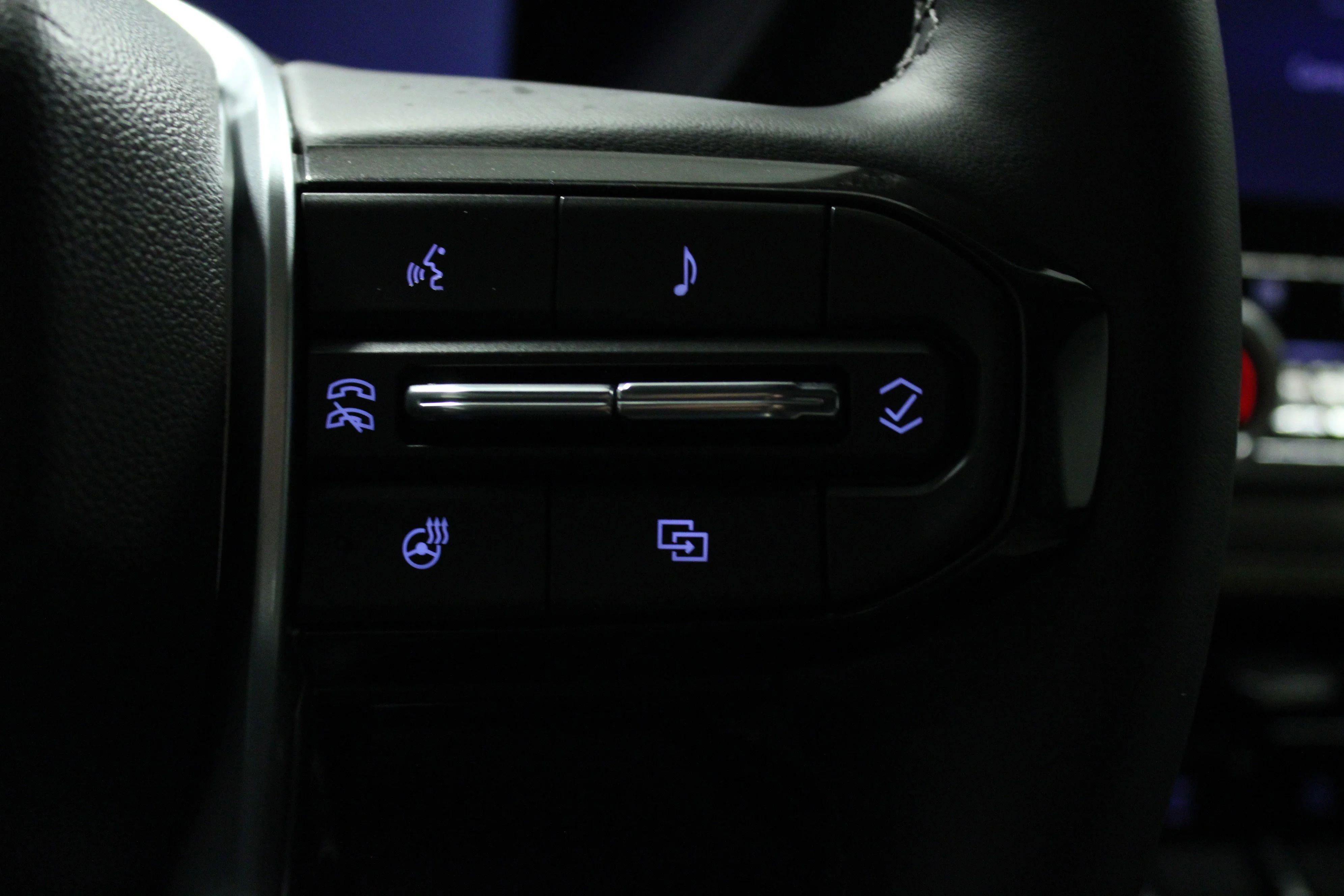 Used 2025 Summit White Chevrolet ZR2 image 21