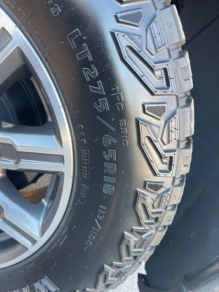 Used 2024 Onyx Black GMC AT4 image 40