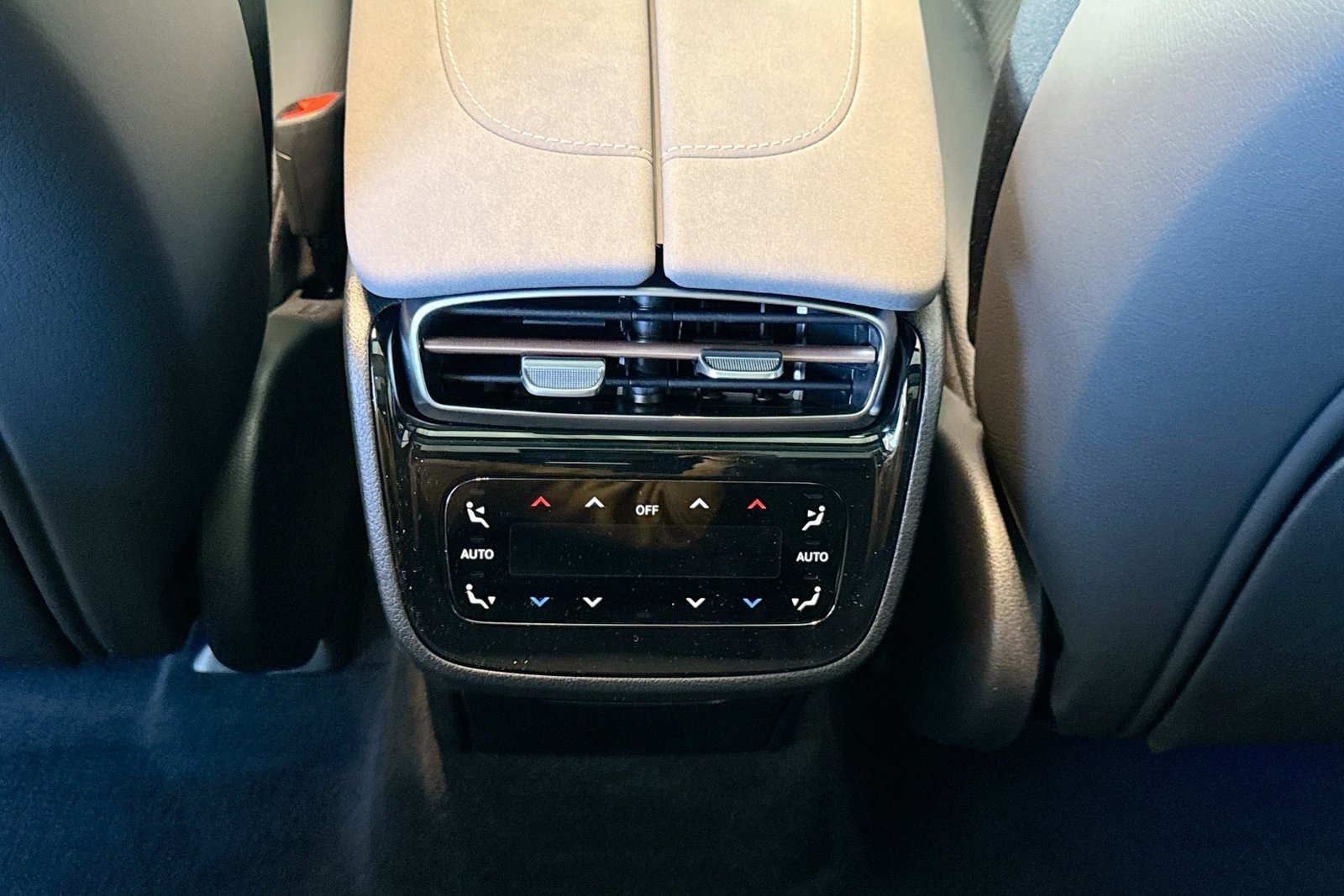 New 2026 Selenite Grey Metallic Mercedes-Benz EQS 400 image 23