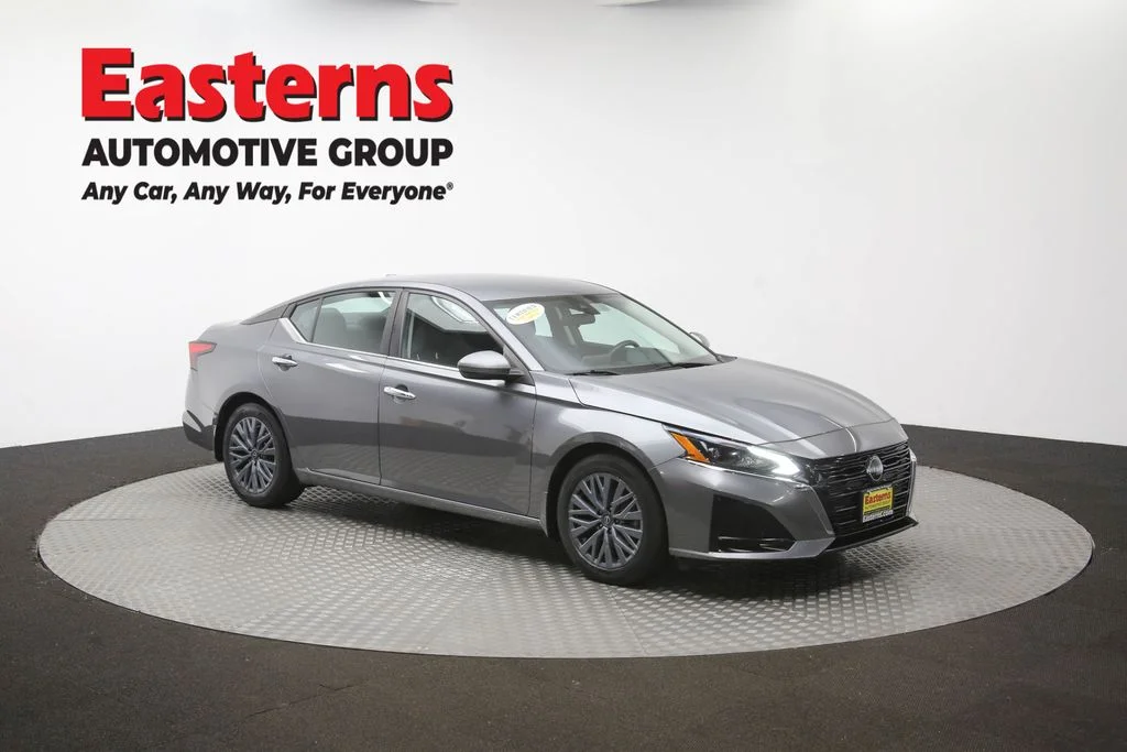 Used 2023 Gray Nissan 2.5 SV image 48