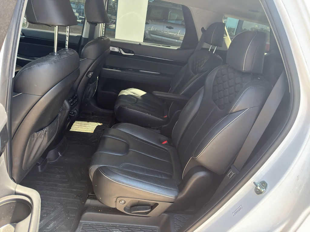 Used 2021 Hyper White Hyundai Limited image 6