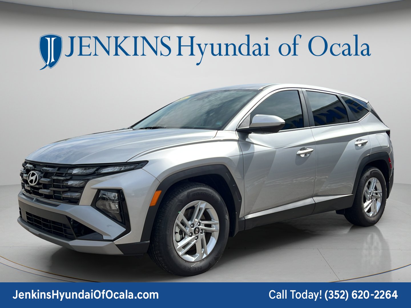 Used 2026 Shimmering Silver Hyundai SE image 7