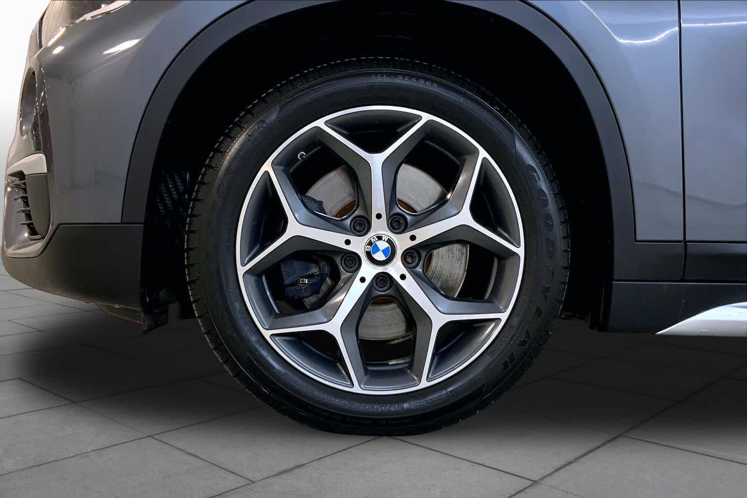 Used 2018 Mineral Gray Metallic BMW xDrive28i image 10