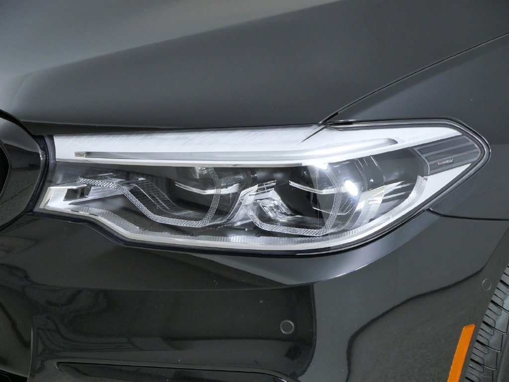Used 2018 Black Sapphire Metallic BMW 540i xDrive image 4