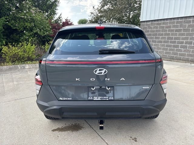 Certified Used 2025 Gray Hyundai SE image 7