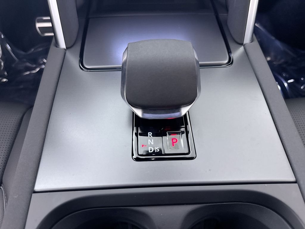 New 2026 SANTORN BLK MET Land Rover Landmark image 18