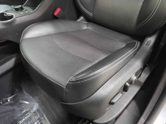 Used 2023 Silver GMC SLT image 27