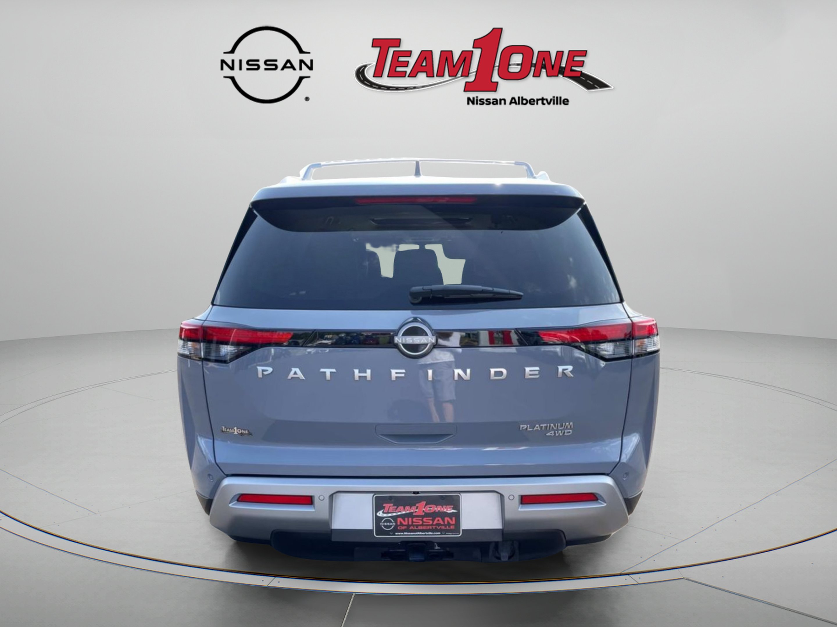 Used 2025 Gray Nissan Platinum image 5