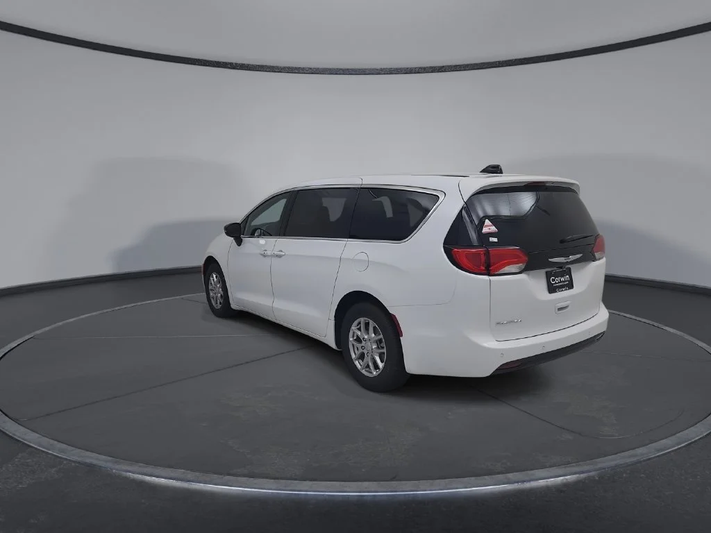 New 2027 Bright White Clear-Coat Paint Chrysler LX image 10