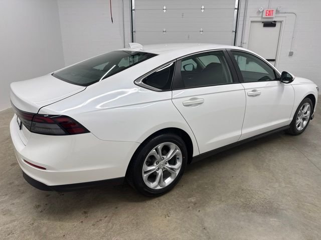 Used 2023 White Honda LX image 5