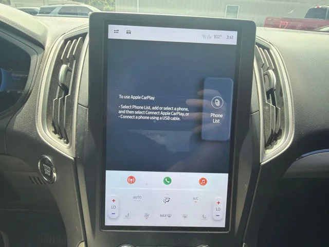 Used 2022 White Ford SEL image 19