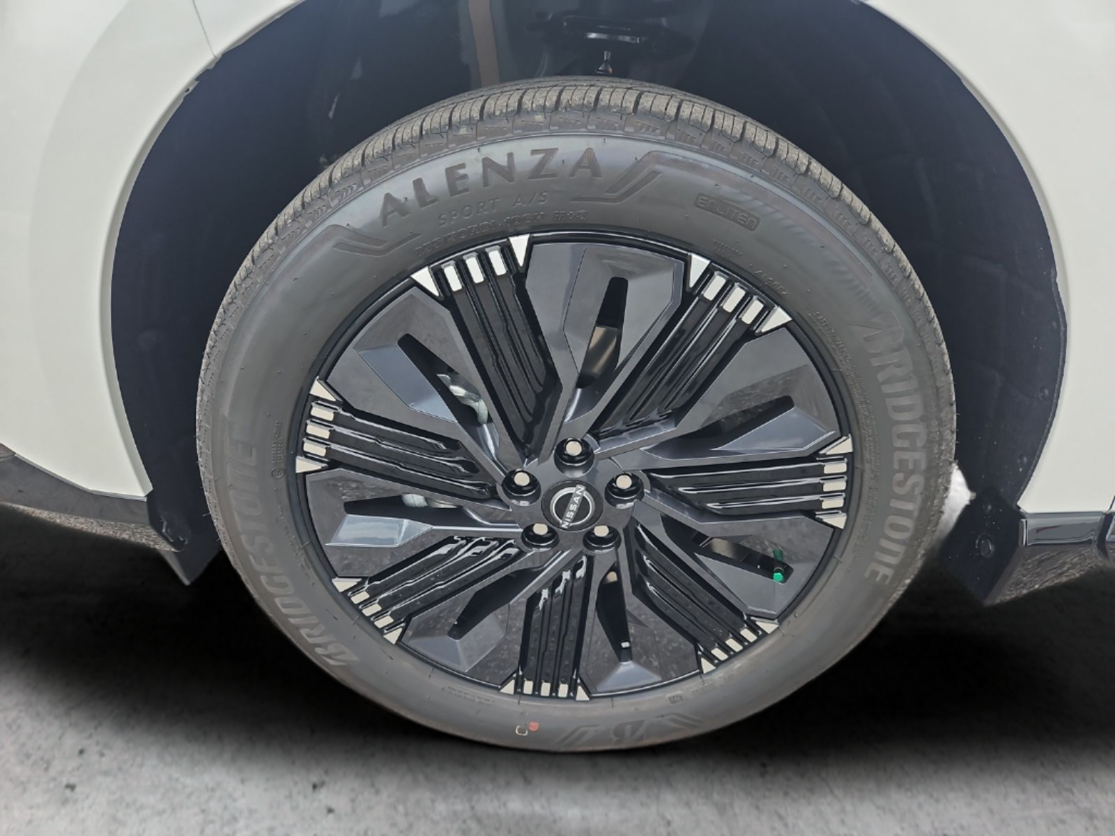 New 2026 White Nissan Platinum image 14