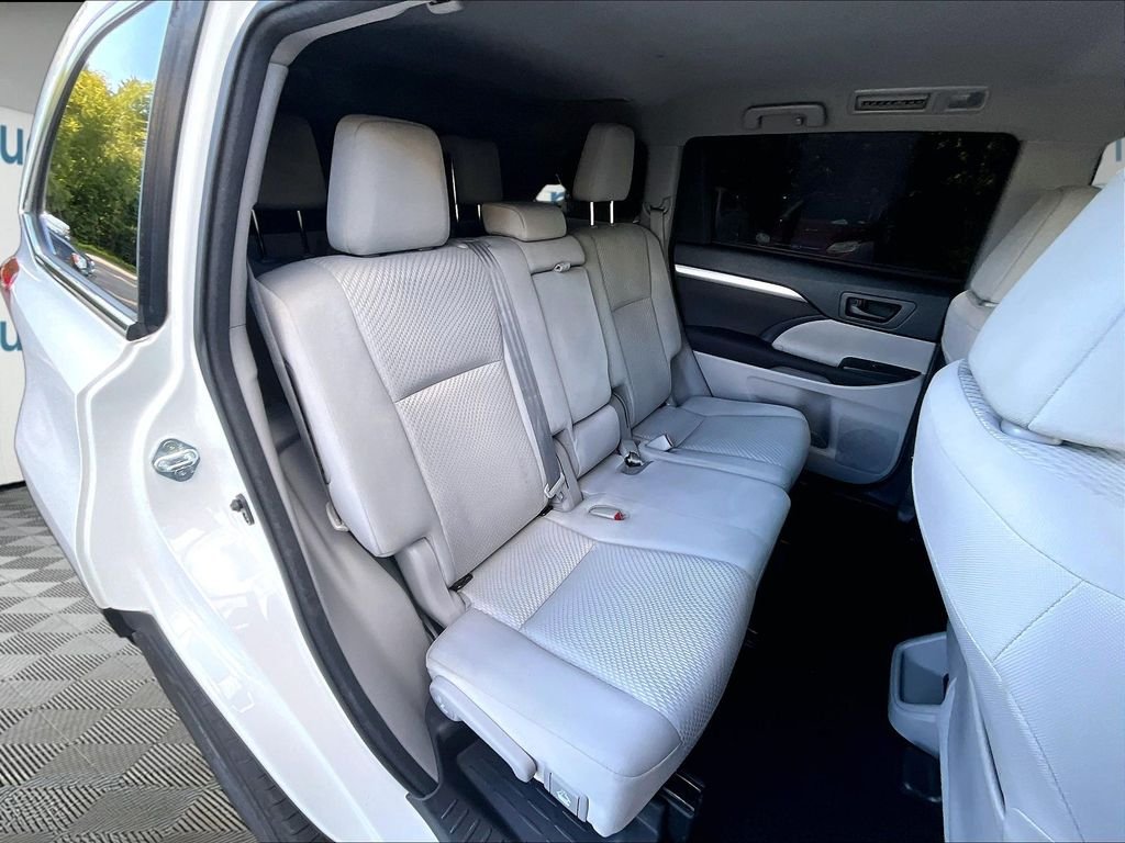 Used 2017 Blizzard Pearl Toyota LE image 16