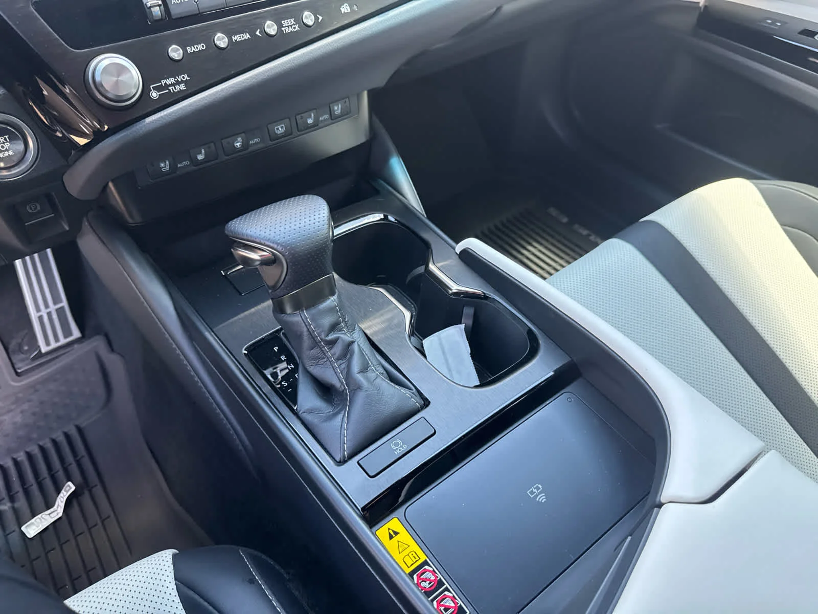Used 2023 Obsidian Lexus F SPORT Handling image 12