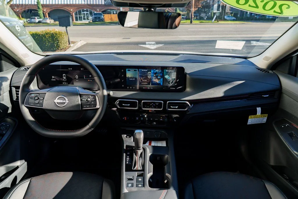 New 2026 Aspen White TriCoat / Super Black Two-tone Nissan SR image 9