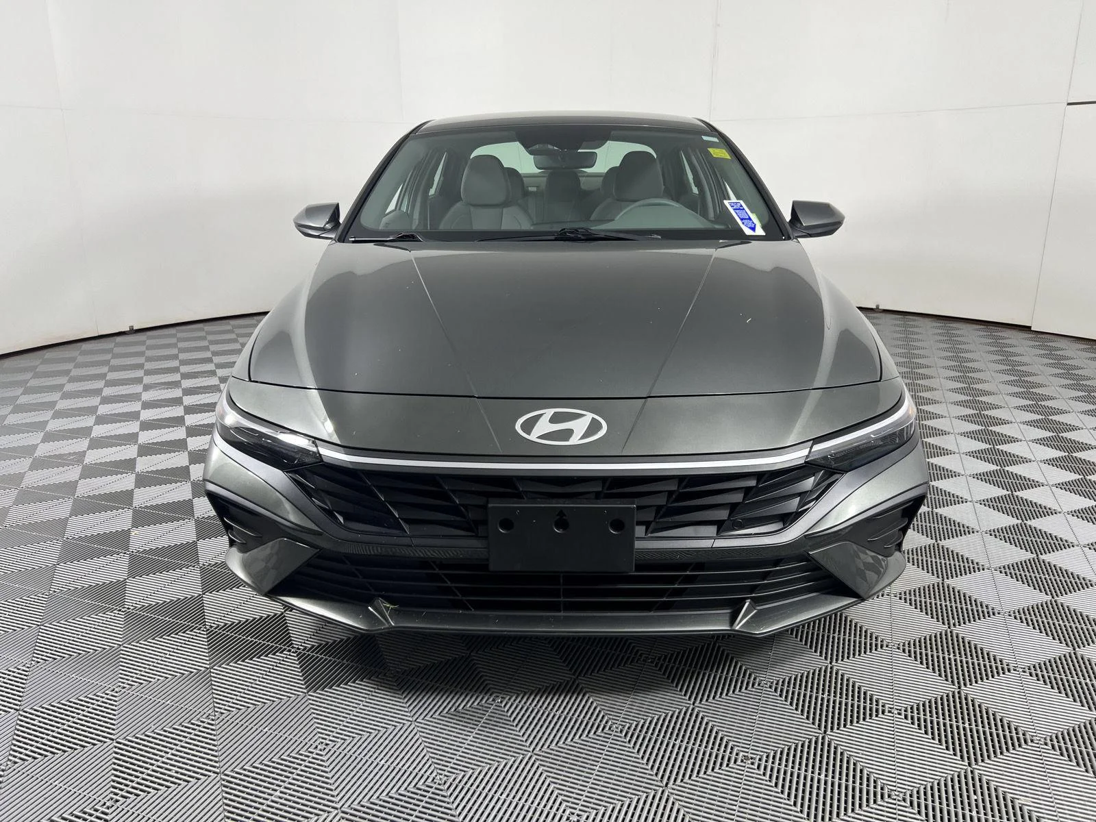 Used 2024 Amazon Gray Hyundai SEL image 5