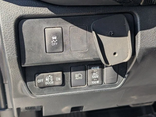 Used 2022  Toyota SR image 14