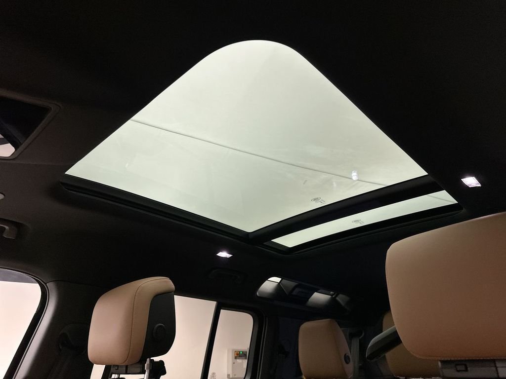 New 2026 Santorini Black Land Rover S image 11