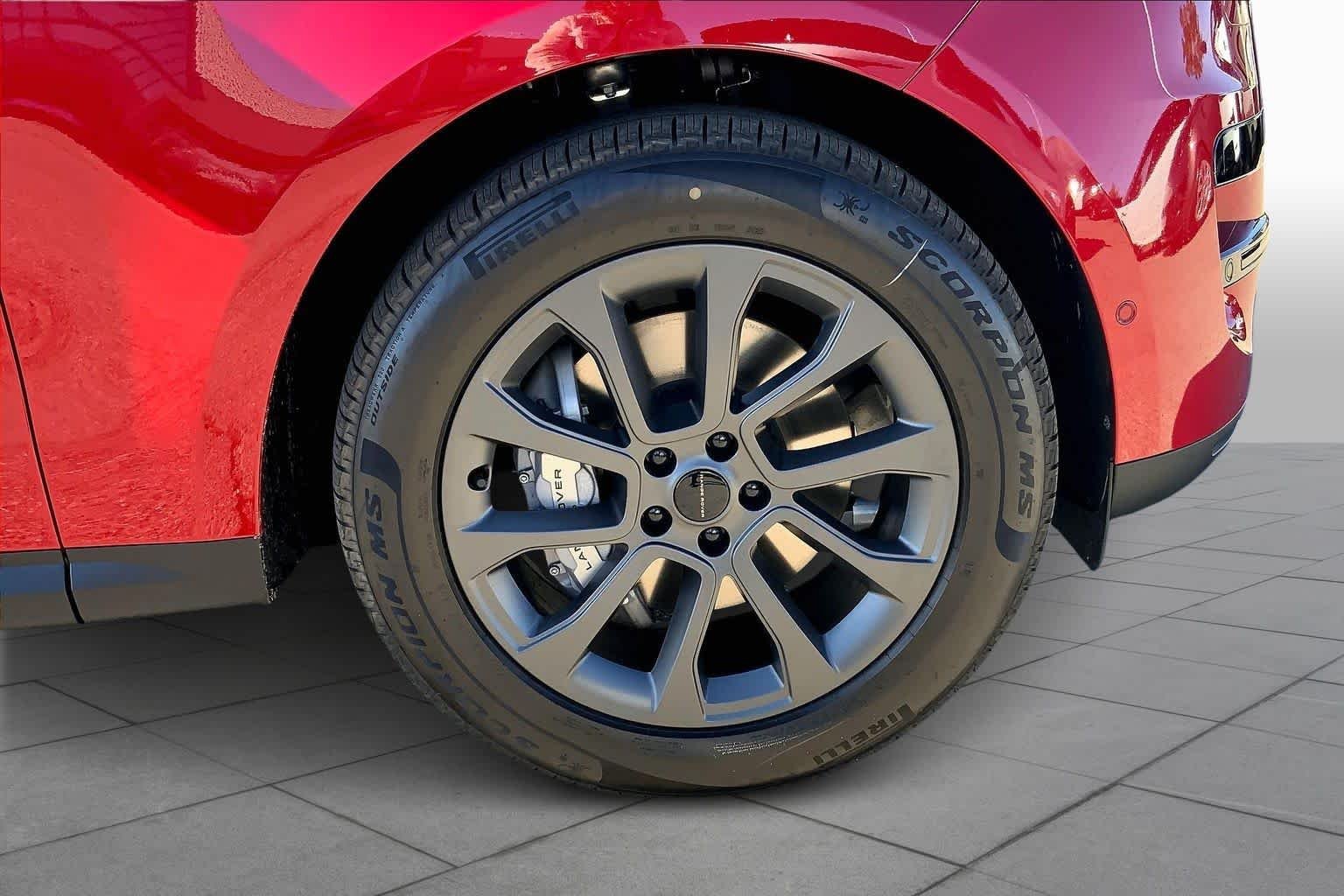 New 2026 Firenze Red Land Rover SE image 11