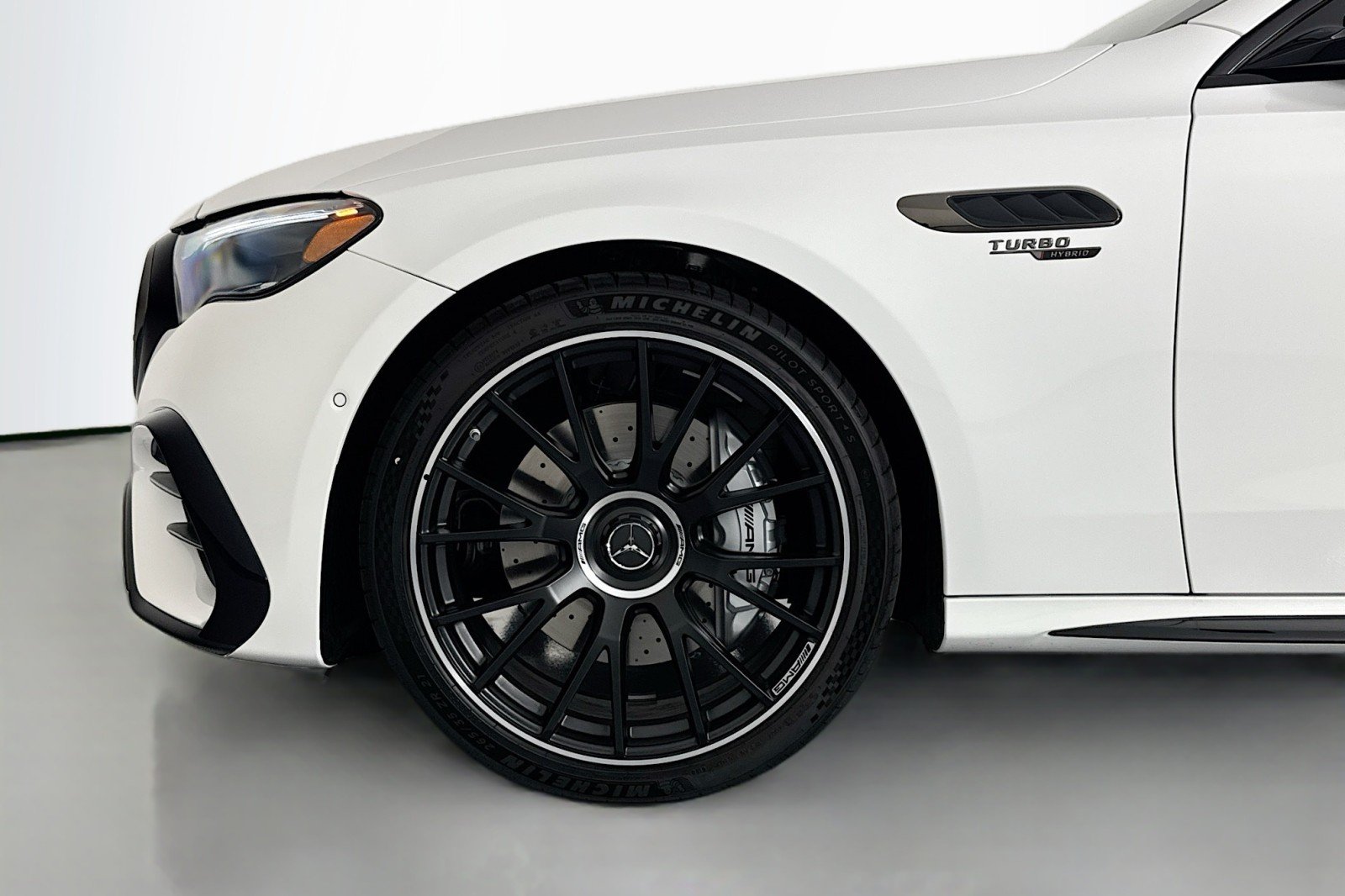 New 2026 Polar White Mercedes-Benz AMG® E 53 E 4MATIC+ Sedan image 9