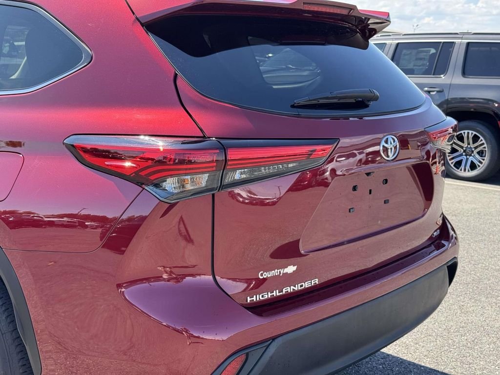 Used 2023 Red Toyota XLE image 11
