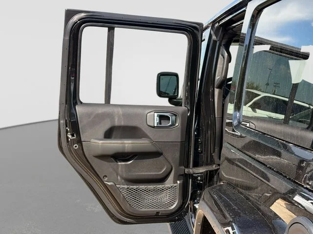 New 2026 Black Clear-Coat Exterior Paint Jeep Sahara image 11