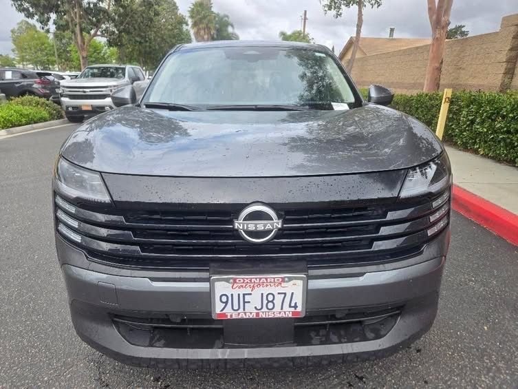 Used 2025 Gray Nissan SV image 8