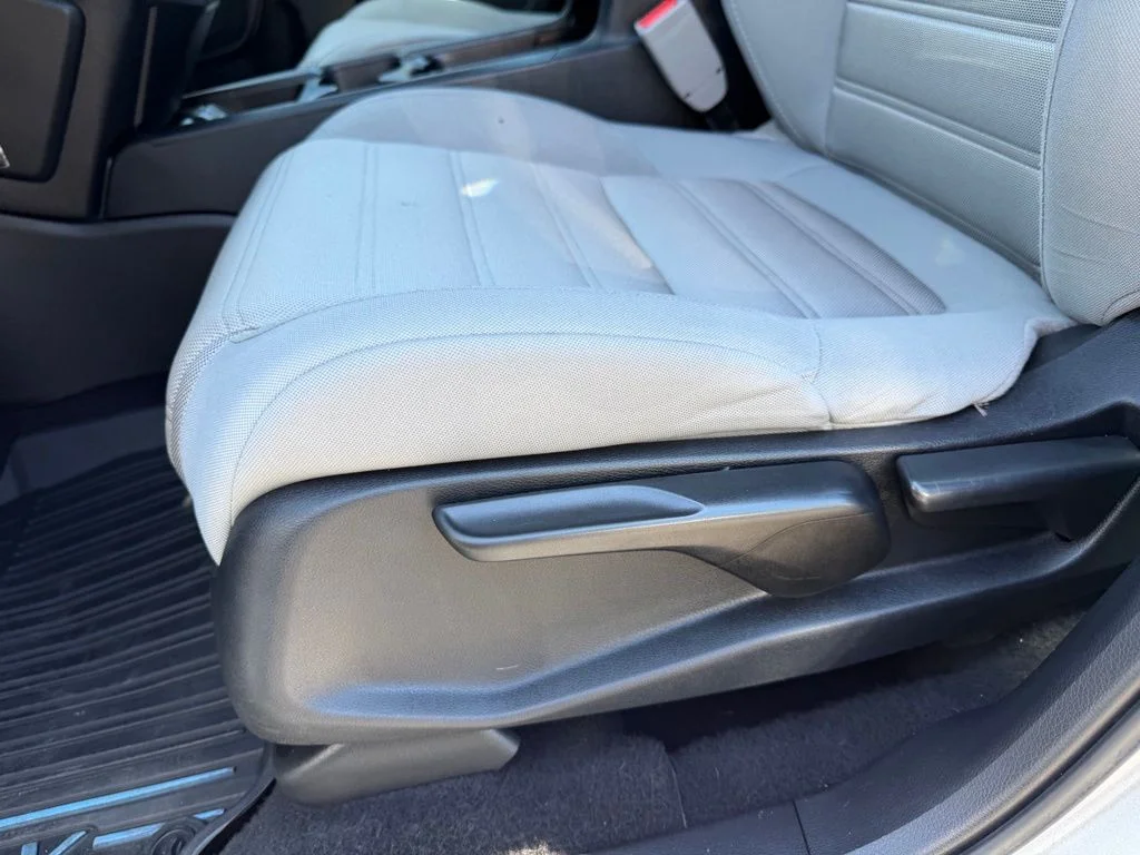 Used 2019 Lunar Silver Metallic Honda LX image 13