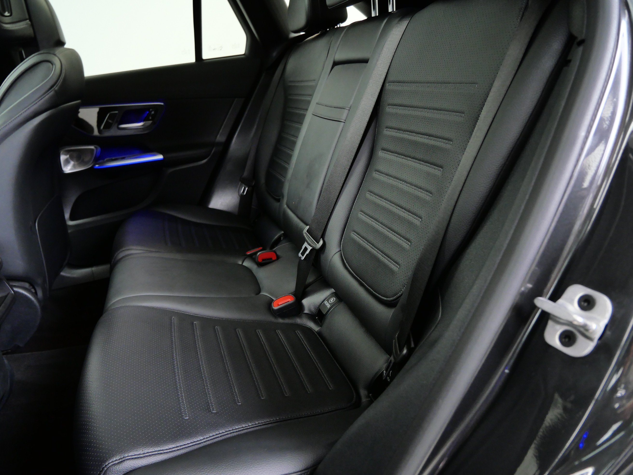 Used 2023 Graphite Grey Metallic Mercedes-Benz GLC 300 image 15