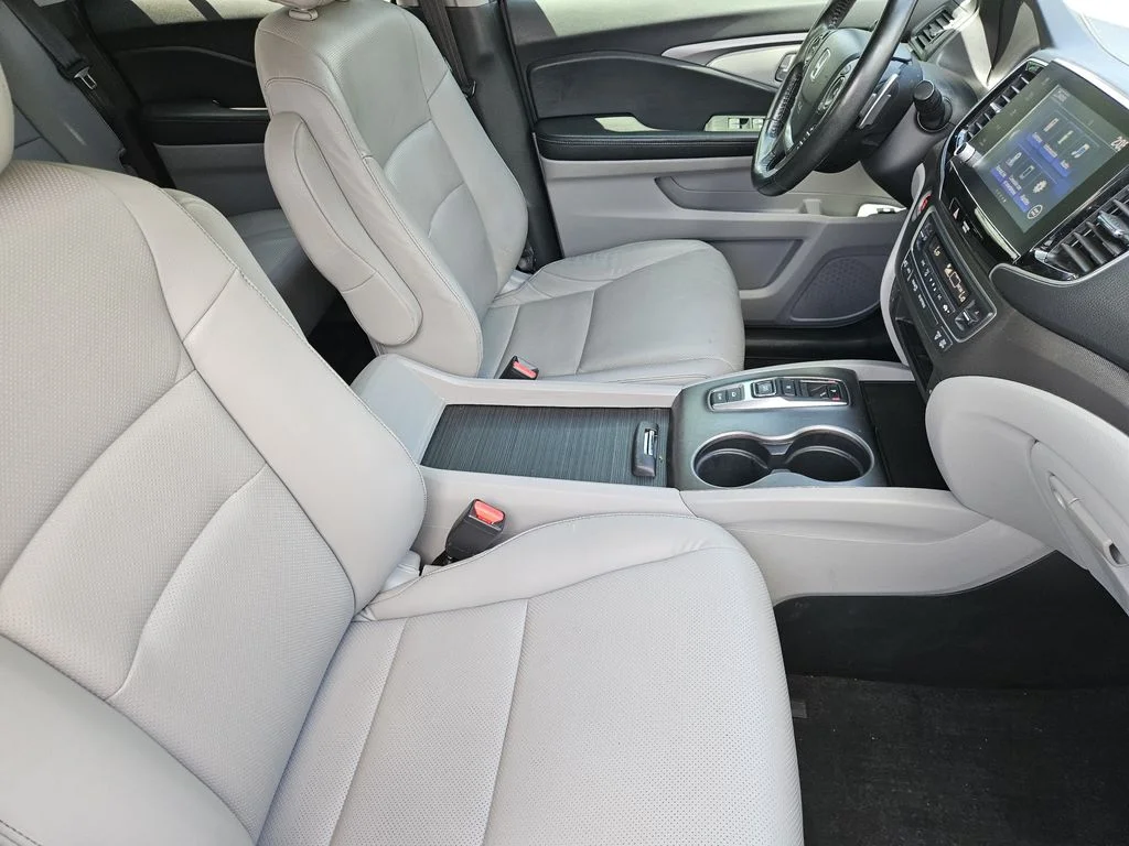 Used 2023  Honda RTL image 14