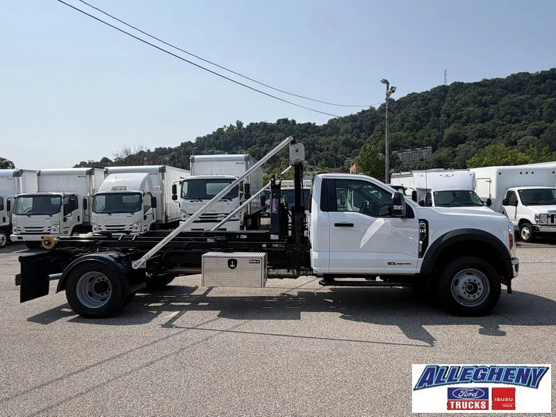 New 2026 Oxford White Ford XL image 4