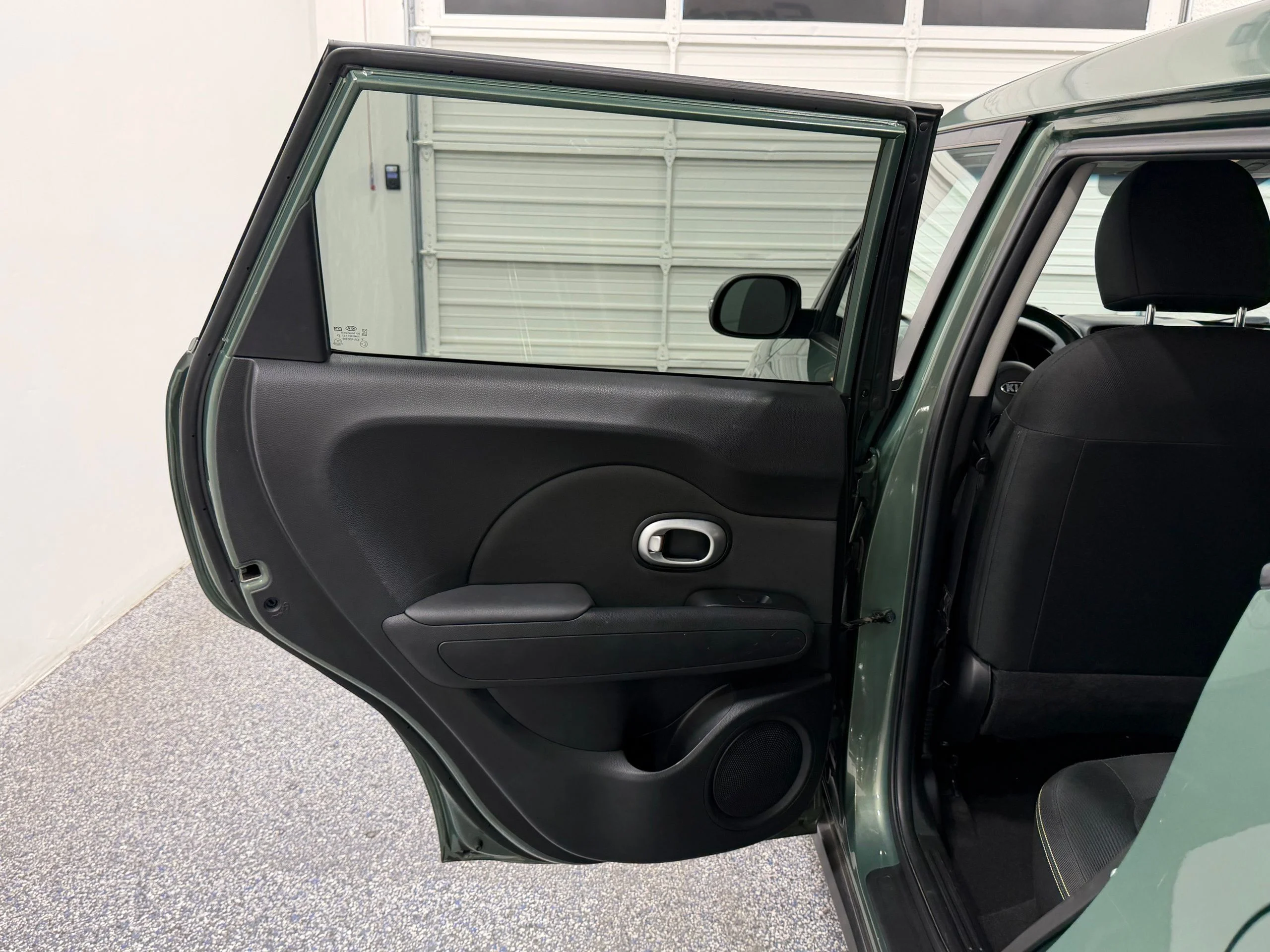 Used 2014 Green Kia Plus image 21
