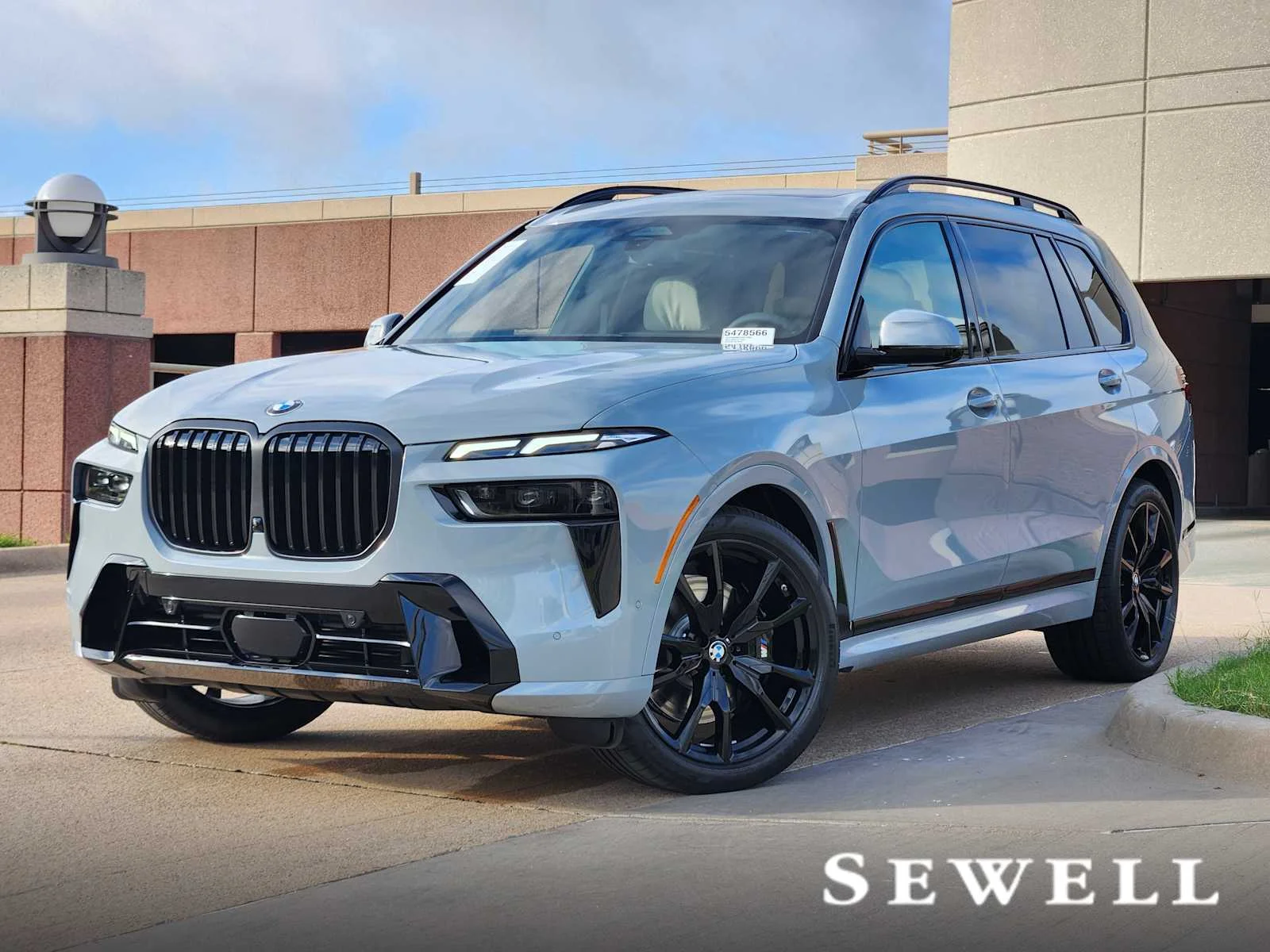 2027 BMW X7