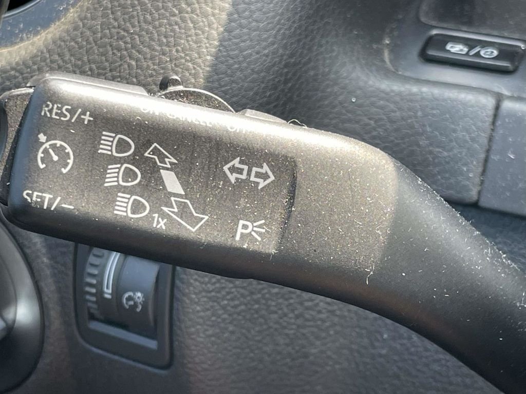 Used 2015 Gray Volkswagen SEL image 29