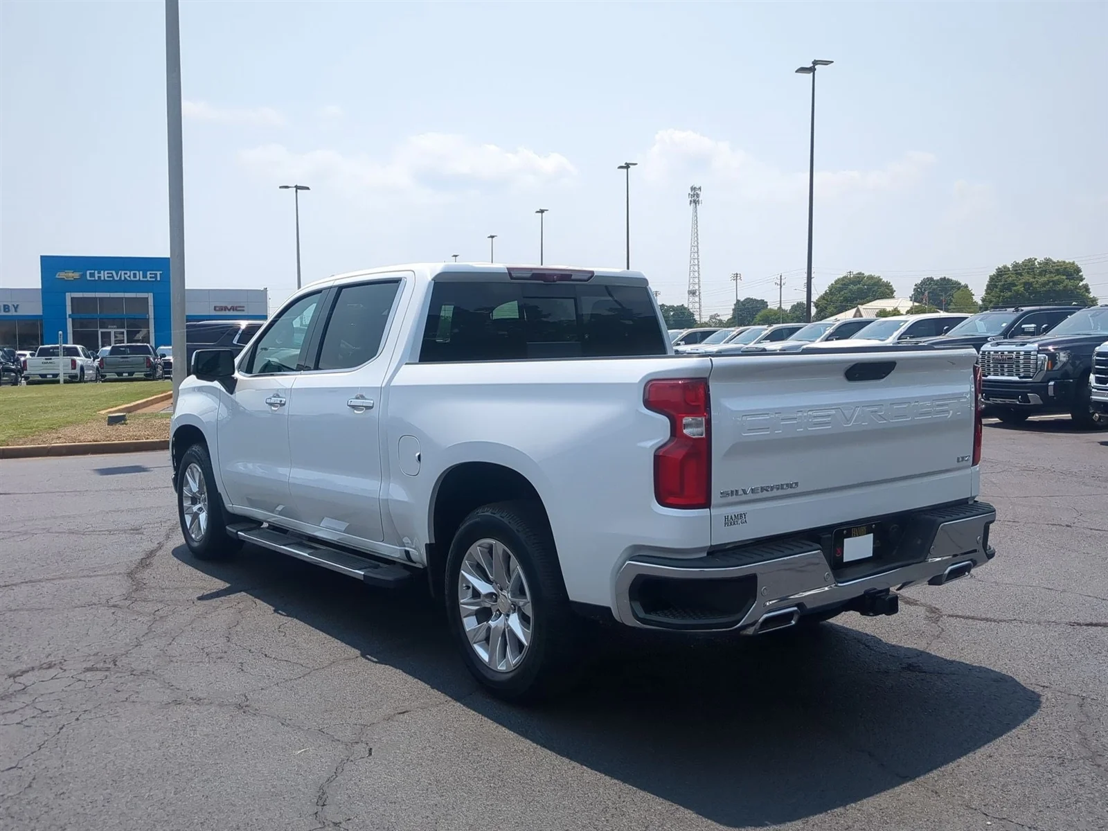 Used 2022 Iridescent Pearl Tricoat Chevrolet LTZ image 6