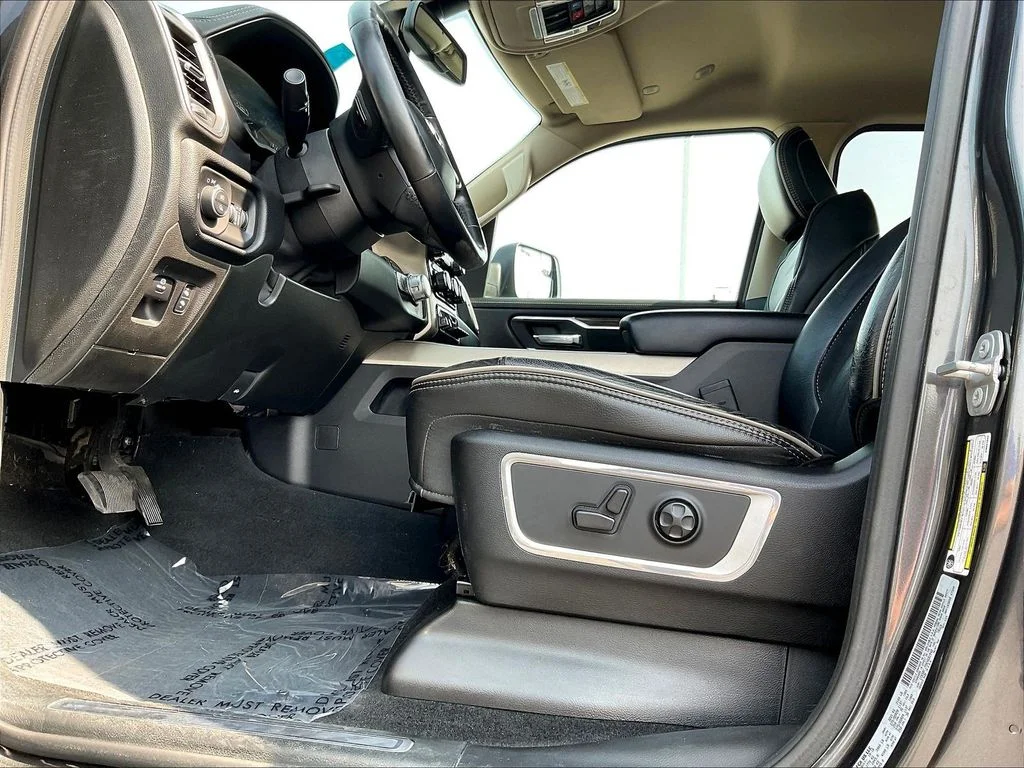 Certified Used 2019 Granite Crystal Clearcoat Metallic Ram Laramie image 41