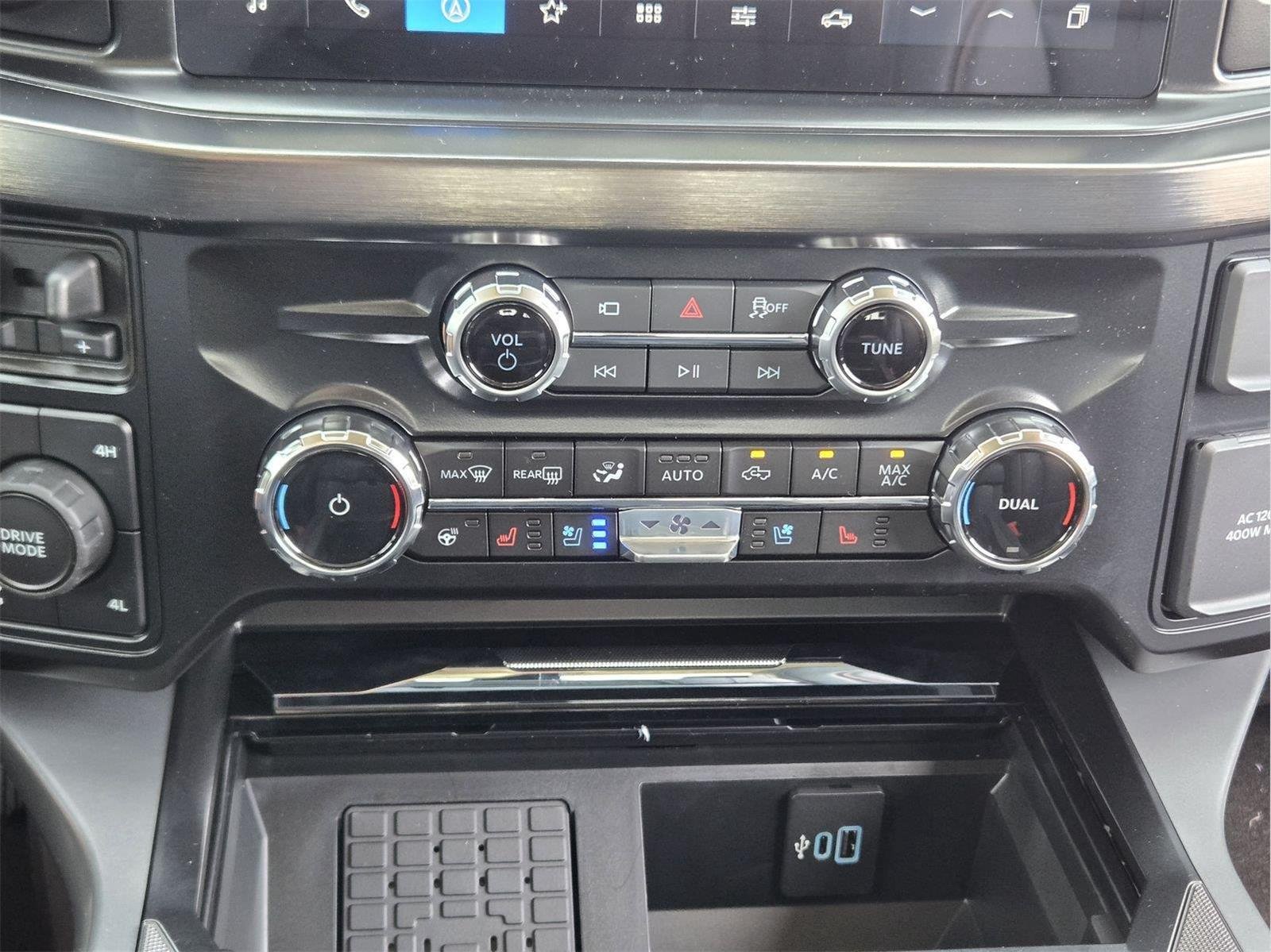 New 2026 Star White Metallic Tri-Coat Ford F-250® Lariat® image 13