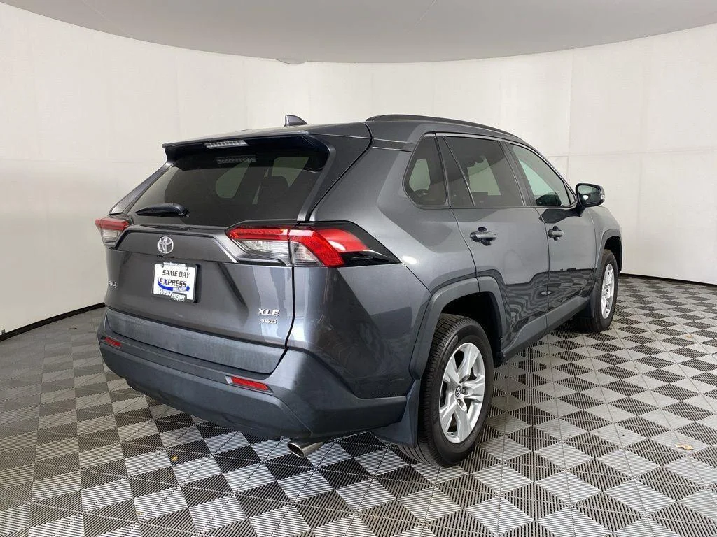 Used 2019 Magnetic Gray Metallic Toyota XLE image 6