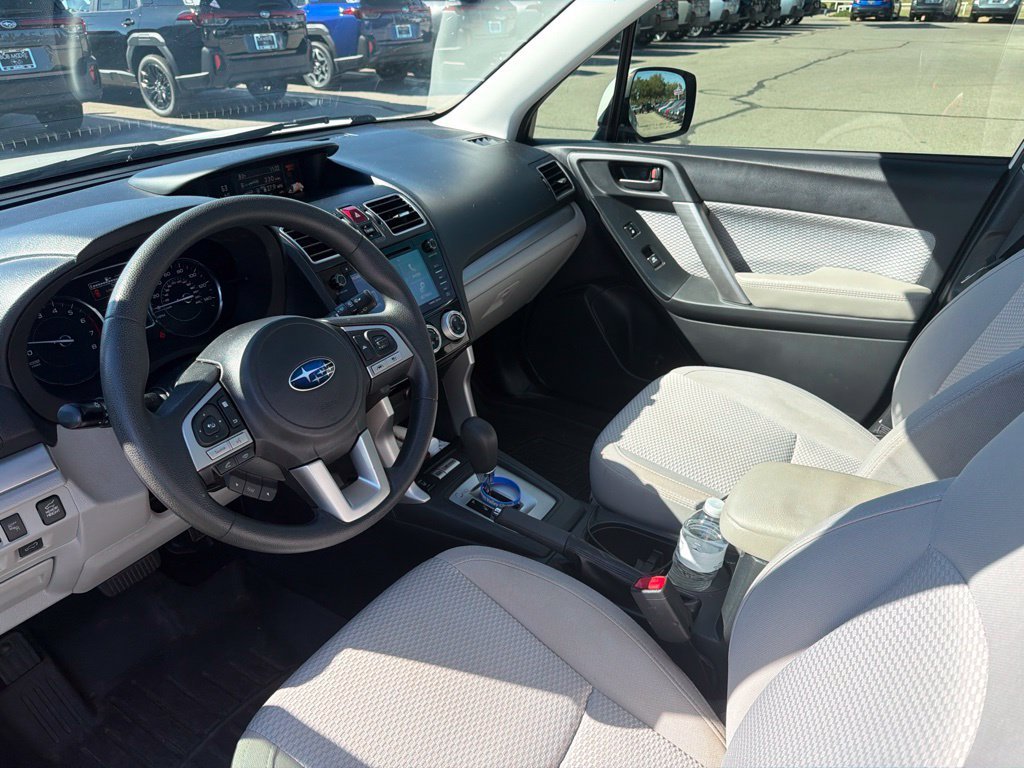 Used 2017 White Subaru 2.5i Premium image 4